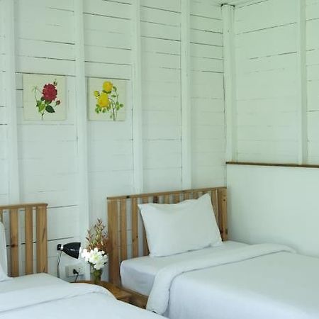 Sunshine Inn Resort Khao Lak Exterior foto